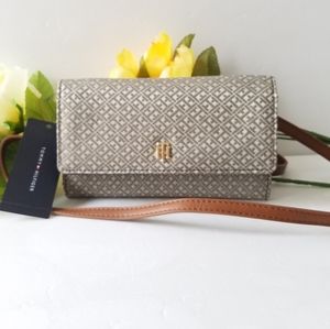 Tommy Hilfiger Crossbody purse Hand Bag Wallet.